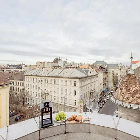 Appartement Amazing View Designer With Sauna And Jacuzzi 3 Min To Opera House Budapest