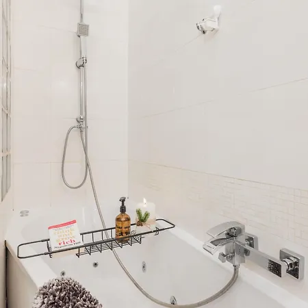 Appartement Amazing View Designer With Sauna And Jacuzzi 3 Min To Opera House Budapest